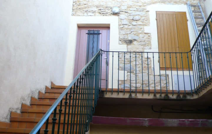 2 Pièces NIMES (30900)   526 € 