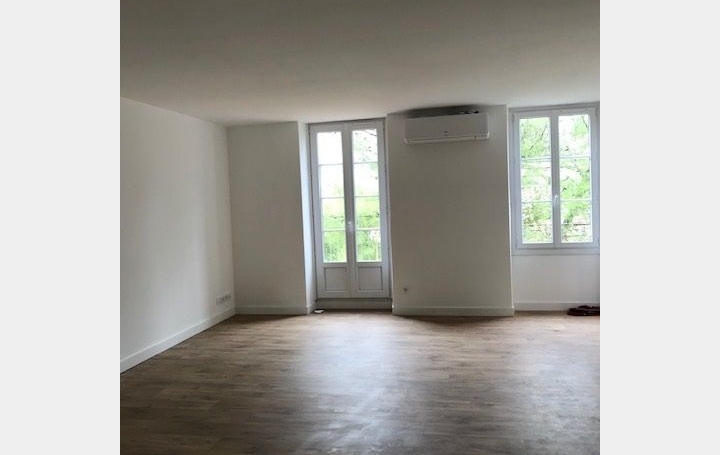 5 Pièces NIMES (30900)  93 m2 1 204 € 