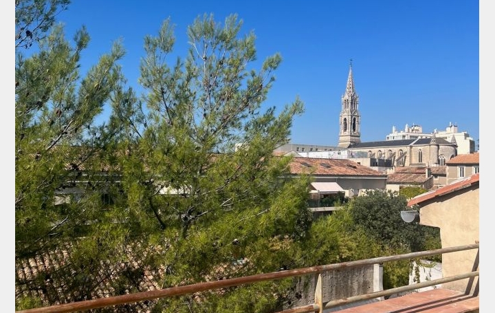 5 Pièces NIMES (30900)  93 m2 1 204 € 