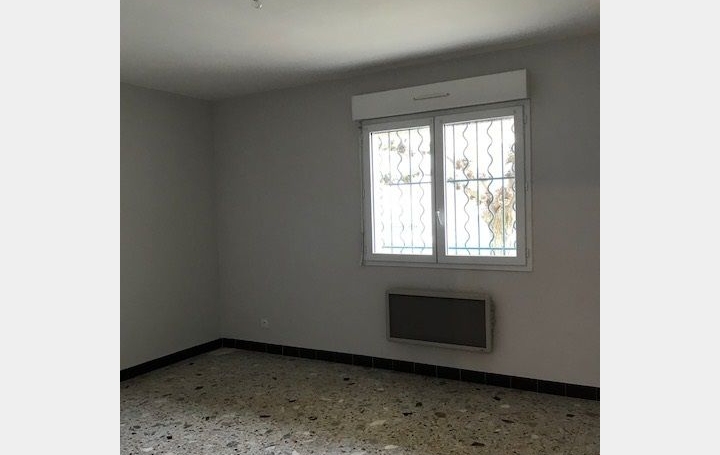 3 Pièces NIMES (30900)  68 m2 818 € 