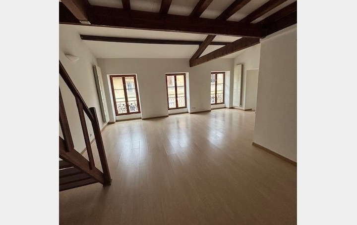 Appartement BAGNOLS-SUR-CEZE (30200) 107 m<sup>2</sup> 615 € 