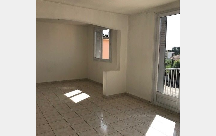 3 Pièces NIMES (30900)  68 m2 721 € 