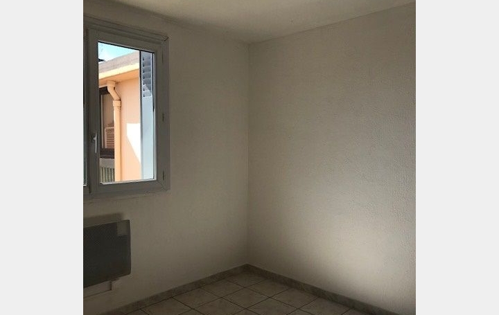 3 Pièces NIMES (30900)  68 m2 721 € 