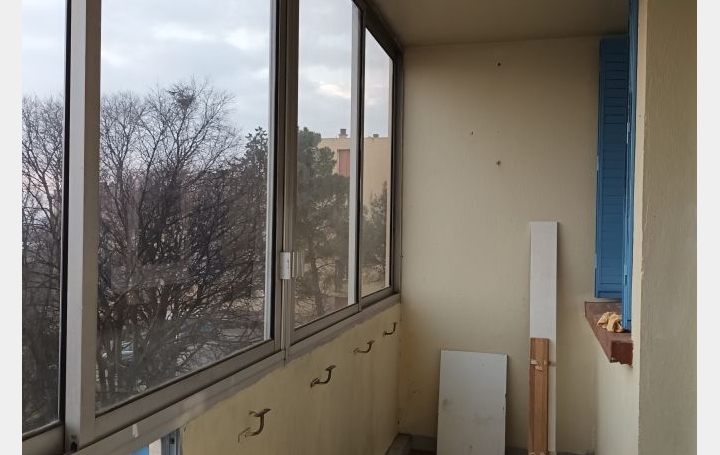 3 Pièces NIMES (30900)  64 m2 651 € 