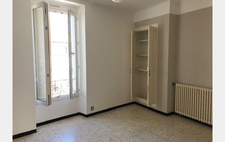 2 Pièces NIMES (30900)  40 m2 466 € 