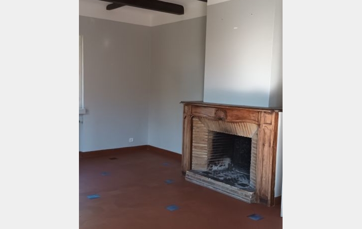 Villa NIMES (30900)  160 m2 1 700 € 