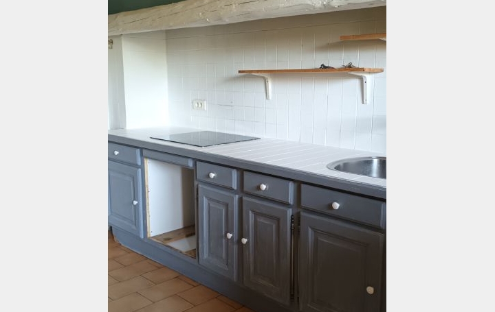 Villa NIMES (30900)  160 m2 1 700 € 