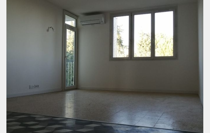 3 Pièces NIMES (30900)  62 m2 661 € 