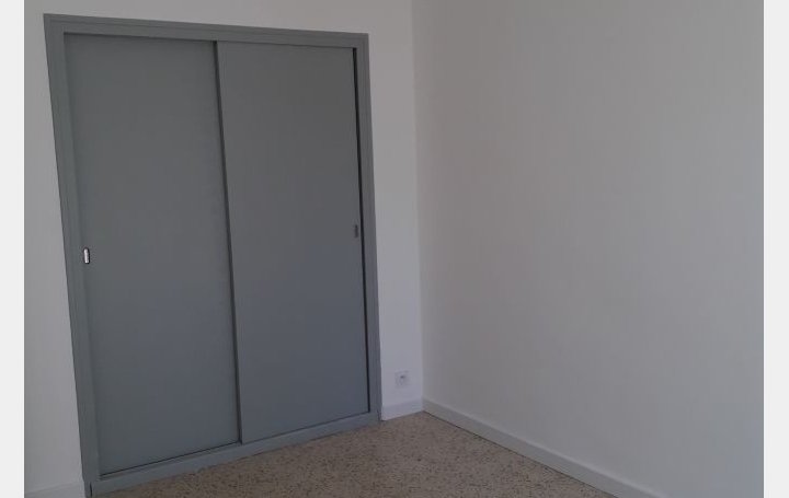 3 Pièces NIMES (30900)  62 m2 661 € 