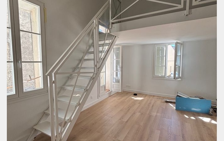 3 Pièces NIMES (30000)  59 m2 756 € 