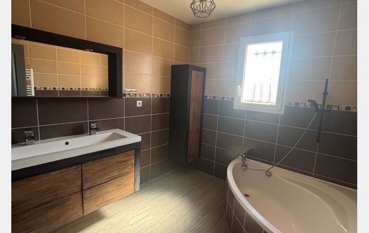 Maison CLARENSAC (30870)  132 m2 1 540 € 