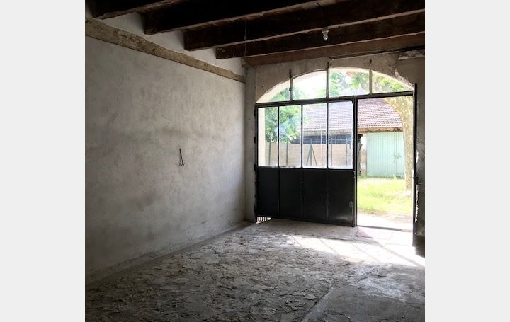 Maison MILHAUD (30540)  50 m2 852 € 