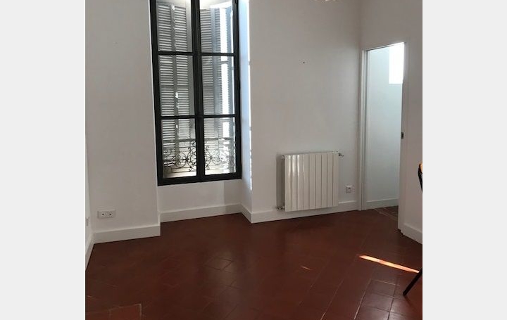 4 Pièces NIMES (30000)  92 m2 1 101 € 