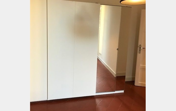 4 Pièces NIMES (30000)  92 m2 1 101 € 