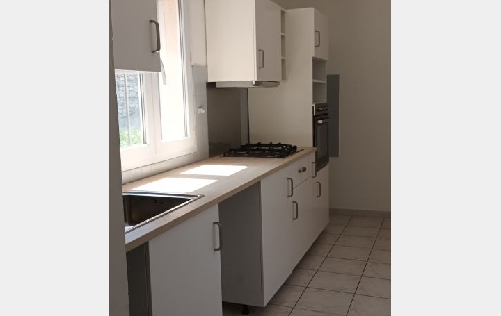 Appartement NIMES (30900) 122 m<sup>2</sup> 1 230 € 