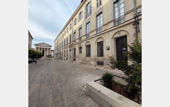 Autre NIMES (30900) 78 m<sup>2</sup> 1 600 € 