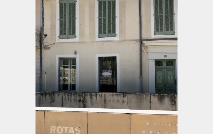 Local / Bureau NIMES (30900) 45 m<sup>2</sup> 803 € 