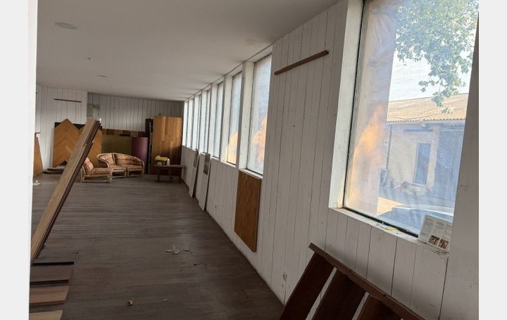 Local commercial NIMES (30000)  800 m2 2 500 € 