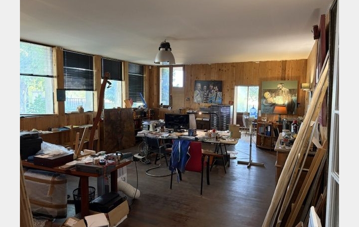 Local commercial NIMES (30000)  800 m2 2 500 € 