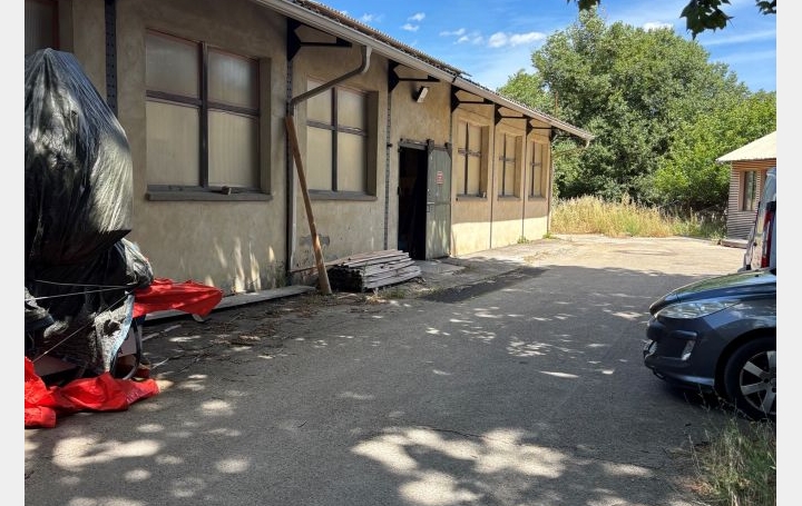 Local / Bureau NIMES (30000) 140 m<sup>2</sup> 700 € 