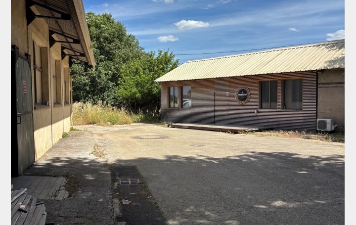 Local commercial NIMES (30000)  140 m2 700 € 