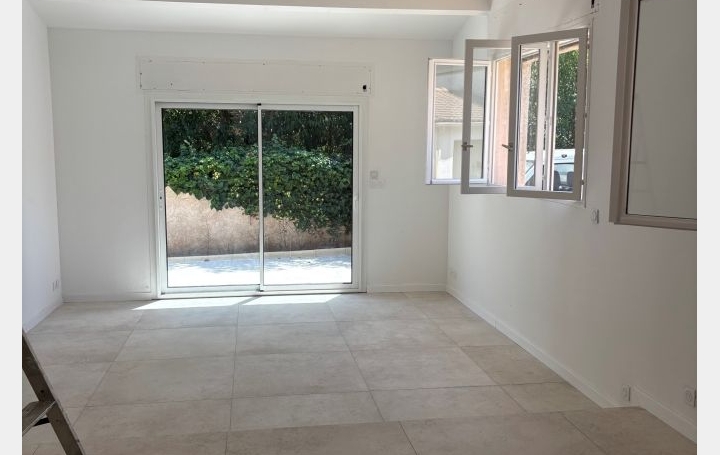 Maison NIMES (30000)  118 m2 1 400 € 