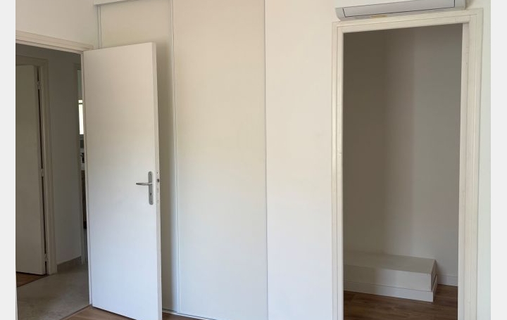 Maison NIMES (30000)  118 m2 1 400 € 