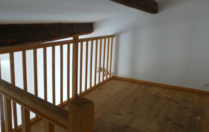 2 Pièces NIMES (30900)  41 m2 513 € 
