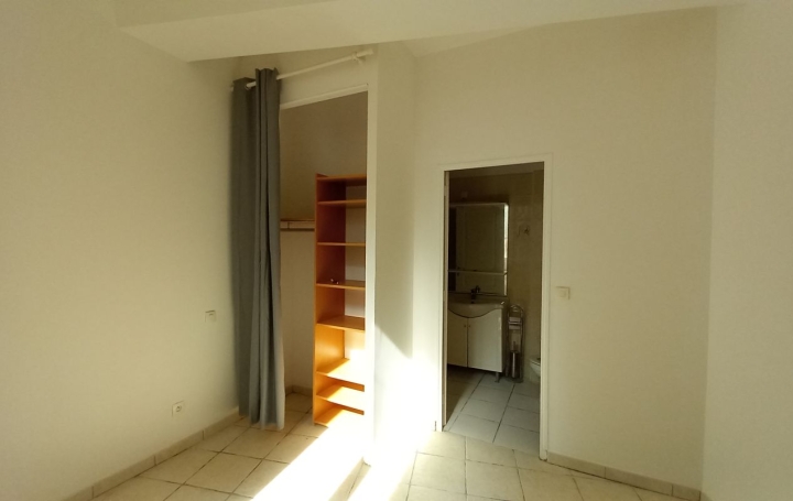 2 Pièces NIMES (30900)  41 m2 513 € 