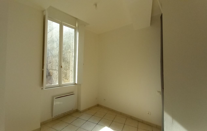 2 Pièces NIMES (30900)  41 m2 513 € 