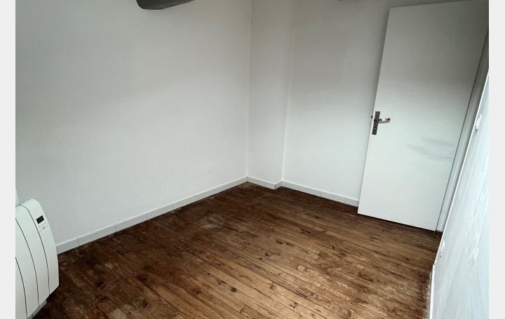 3 Pièces NIMES (30900)  51 m2 585 € 