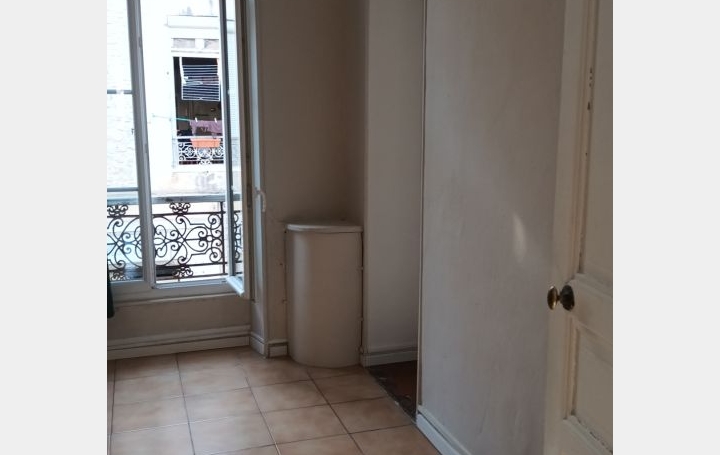 3 Pièces NIMES (30900)  44 m2 620 € 