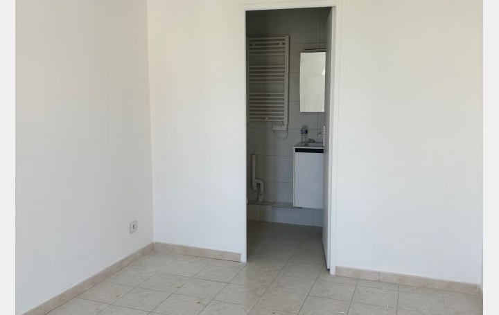 2 Pièces NIMES (30900)  36 m2 565 € 