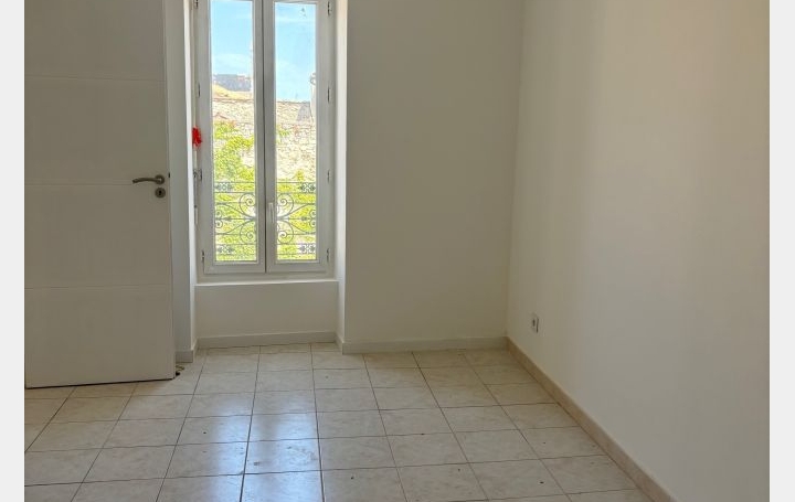2 Pièces NIMES (30900)  36 m2 565 € 