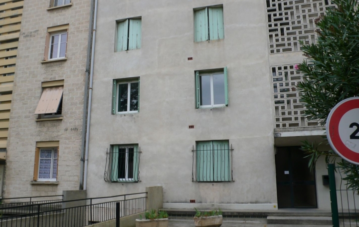 3 Pièces NIMES (30900)  67 m2 741 € 