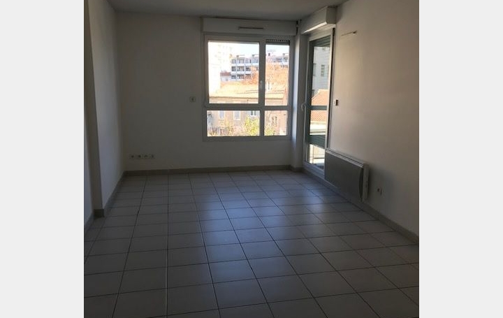 2 Pièces NIMES (30900)  39 m2 648 € 
