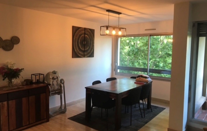4 Pièces NIMES (30900)  96 m2 1 180 € 