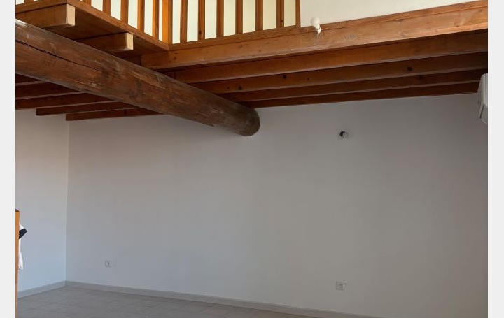 2 Pièces NIMES (30900)  46 m2 558 € 