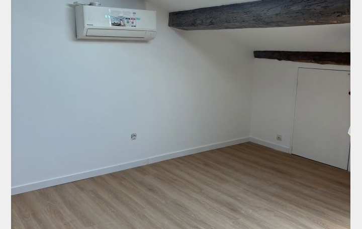 2 Pièces NIMES (30900)  46 m2 558 € 