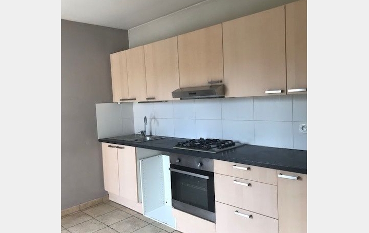 Maison NIMES (30900)  73 m2 1 019 € 