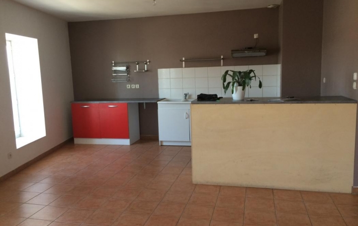Réseau Immo-diffusion : Appartement P3  LA ROUVIERE  83 m2 570 € 