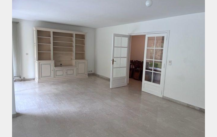 6 Pièces NIMES (30900)  160 m2 497 000 € 