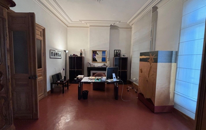 Maison de ville NIMES (30000)  230 m2 795 000 € 