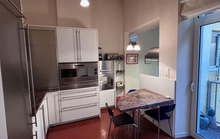 Maison de ville NIMES (30000)  230 m2 795 000 € 