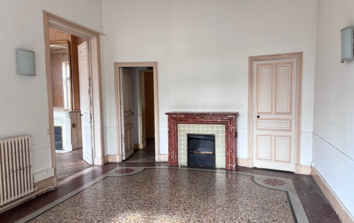 5 Pièces NIMES (30900)  190 m2 417 000 € 