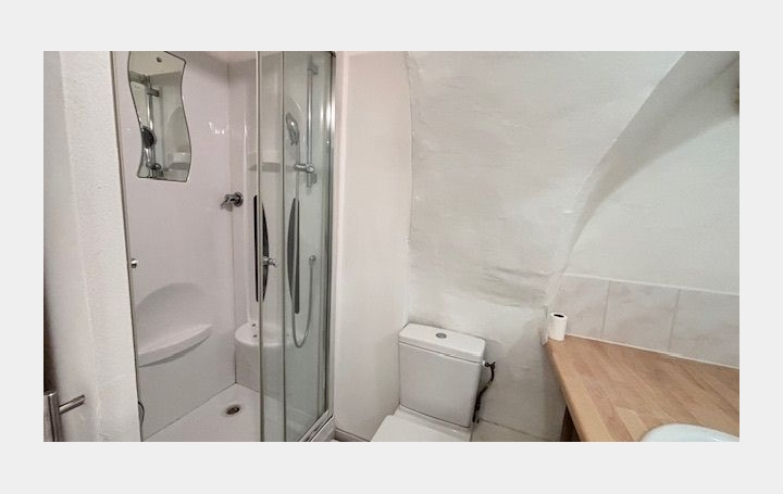 Studio NIMES (30000)  24 m2 69 000 € 