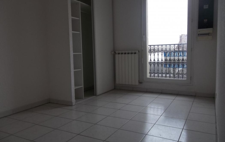 3 Pièces SETE (34200)  44 m2 82 000 € 