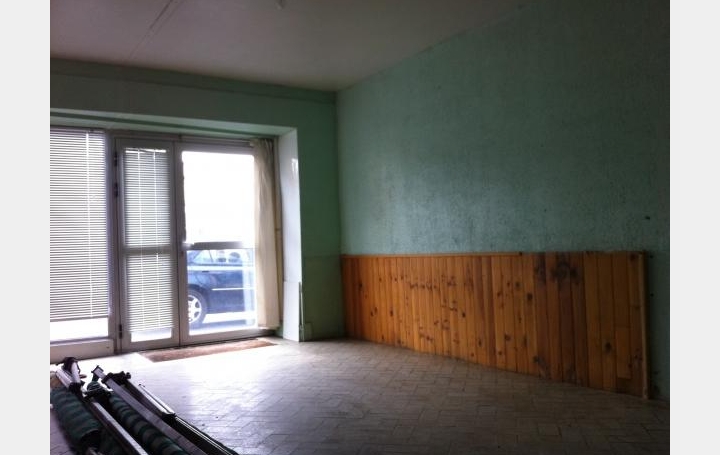 Réseau Immo-diffusion : Local commercial  CHABRELOCHE  33 m2 260 € 