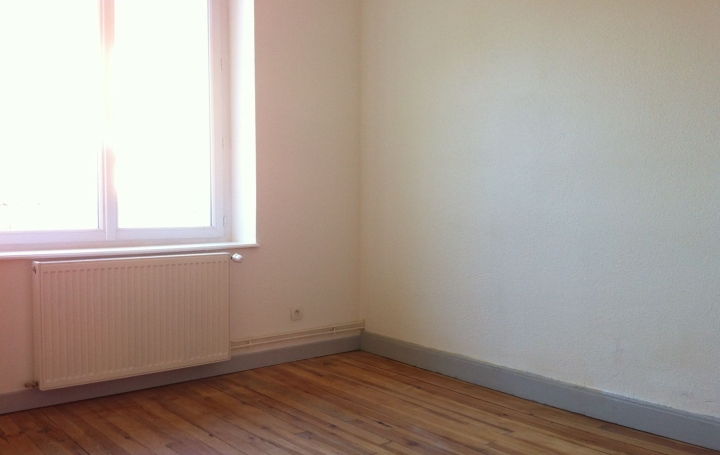 3 Pièces THIERS (63300)  90 m2 500 € 