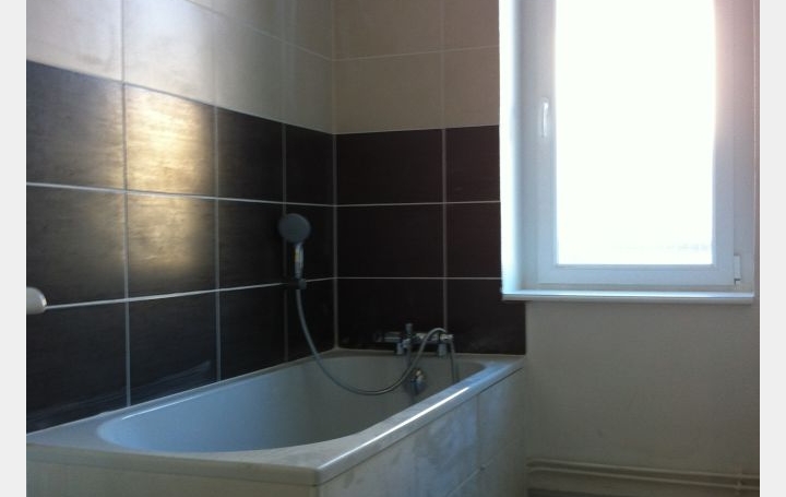 3 Pièces THIERS (63300)  90 m2 500 € 